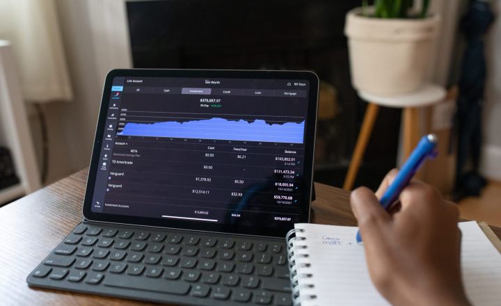 Investment platform launch powered by MuleSoft integration services
